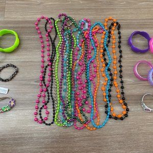 22 PIECE GIRLS NECKLACE AND BRACELET COLLECTION